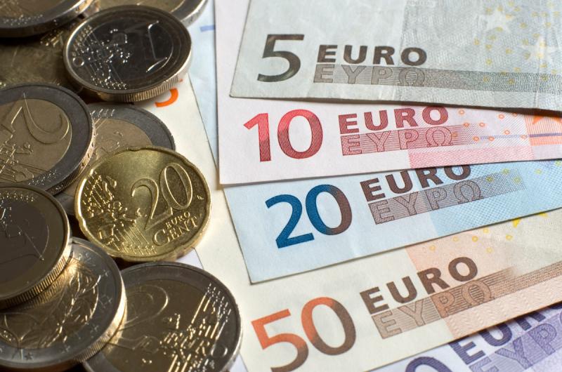 عالمياً: اليورو يتخلى عن مكاسبه المبكرة مع صعود الدولار   اقتصاد مال و اعمال السوريين