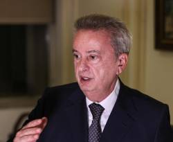 حاكم مصرف لبنان يغادر منصبه مع إرث من الانهيار الاقتصادي