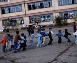 8 آلاف سوري دخلوا بلغاريا.. وبؤس الملاجئ دفع الجالية السورية للتحرك