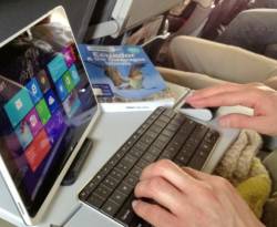 أمريكا تحظر على مسافرين من دول عربية حمل أجهزة إلكترونية بالطائرات