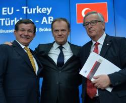 الاتحاد الأوروبي يحث على إسقاط بند العضوية من اتفاق اللاجئين مع تركيا