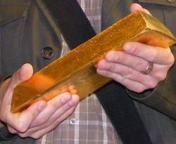 عالمياً.. الذهب يرتفع بعد 3 أيام من الخسائر