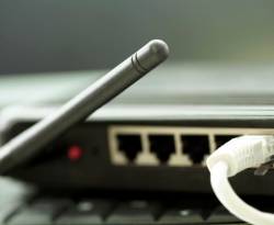 خبير ينتقد خدمة الاتصالات في سوريا في أعقاب رفع الأسعار