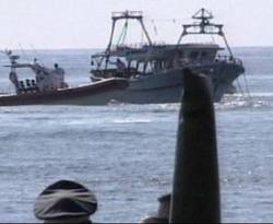 بينهم سوريون.. قوارب متهالكة تقل ألف لاجئ إلى إيطاليا خلال 24 ساعة