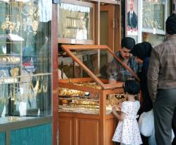 الذهب يتراجع 200 ليرة بدمشق