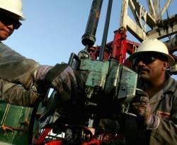 النفط يرتفع 3% مع تحرك الصين لتعزيز الاقتصاد وتراجع الإنتاج