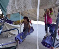 حرفيون بغوطة دمشق يحوّلون 