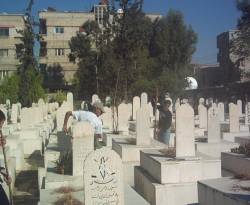 مخيم اليرموك: رشوة مالية وموافقة أمنية، لدفن الموتى