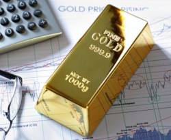 عالمياً: الذهب يتراجع لأدنى مستوى في 5 أشهر مع ارتفاع الدولار وعائدات سندات الخزانة