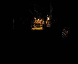 رغم انقطاعها لعشرين ساعة في اليوم.. النظام يرفع أسعار الكهرباء المنزلي