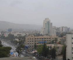 مع أول عاصفة.. المؤيدون يرتجفون من البرد والغش