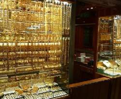 الذهب يعكس اتجاهه في دمشق بدفعٍ من الدولار
