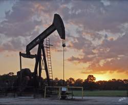 نفط برنت يهبط نحو 5 بالمائة بفعل تكهنات باتفاق نووي مع إيران