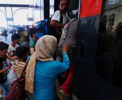 انفراج أزمة اللاجئين العالقين في المجر