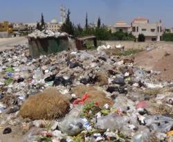 لماذا تعقّدت مشكلة ترحيل القمامة في الرستن؟