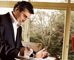 سيرة أحد أغنى السوريين.. من حافي القدمين على الرمال، إلى عالم المليارديرات