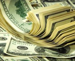 موقع موالٍ: الدولار يملأ الأسواق، والإطاحة برؤوس كبيرة قريباً