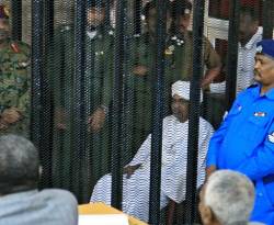 محقق يبلغ محكمة سودانية بحصول البشير على ملايين الدولارات من السعوديين