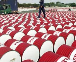 برنت مستقر قرب 50 دولارا وتوقعات ضعيفة في الصين تضر بالسوق