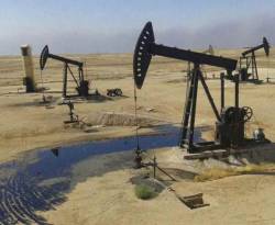 من بينهم حكومة الأسد: أمريكا تهدد بمعاقبة مشتري النفط من تنظيم الدولة الإسلامية