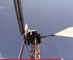 نازح من الرستن يتغلب على صعوبات الحياة بالاختراعات