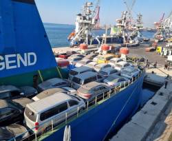 وصول أول باخرة نقل تجاري تحمل سيارات إلى مرفأ اللاذقية