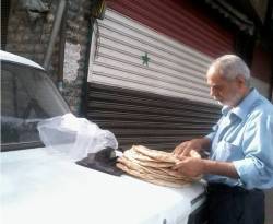 النظام يغير خط اقتصاده الأحمر.. البندورة بديلاً عن الخبز