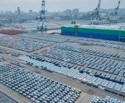 كيف تؤثر الحرب في الشرق الأوسط على صادرات السيارات الصينية والهندية؟