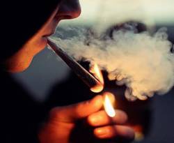 رواتب اللاجئين السوريين في أوروبا.. ويل للمدخنين..!!