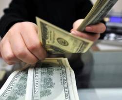 دمشق.. الدولار يسجل أعلى سعر له منذ أكثر من ثلاثة أشهر