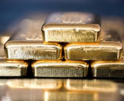 عالمياً: الذهب يرتفع بدعم مخاوف سياسية وتراجع الدولار