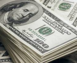 عالمياً: الدولار يرتفع مع بحث المستثمرين عن ملاذ آمن