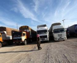 سائقو الشاحنات بالأردن ينظمون إضراباً لارتفاع أسعار الوقود والمحال تغلق تضامناً