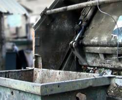 رئيس تحرير صحيفة رسمية سابق يكتب عن الزبالة..!!