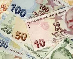 هبوط الليرة التركية لأدنى مستوى في 11 شهرا مقابل الدولار