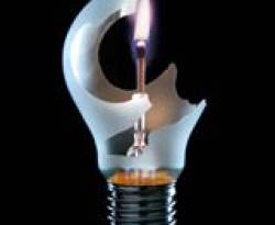 رغم انقطاعها لأكثر من 20 ساعة يوميا في دمشق .. الكهرباء تعلن زيادة التقنين