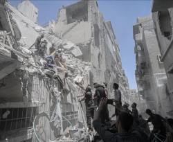 الغارديان: النظام السوري يهدم منازل وممتلكات معارضيه