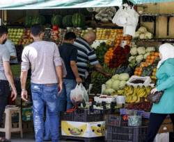 خبير اقتصادي: الأسرة السورية بحاجة لـ 3 ملايين ليرة شهرياً كحد أدنى