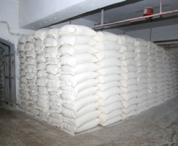 إيران تعد سوريا بالطحين، وأوكرانيا الأرخص