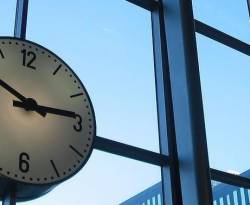 قررت العمل بتوقيت واحد.. تركيا تودع العمل بنظام التوقيت الشتوي والصيفي