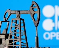 أوبك وحلفاؤها يبقون إنتاج النفط دون تغيير والأسعار تقفز