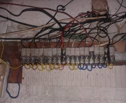 بعد إعلانه الحرب على الأمبيرات في جبلة.. النظام يتراجع عن قراره بإزالتها