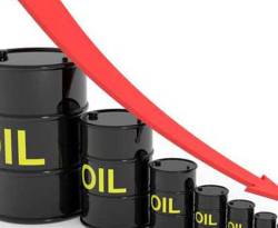 عالمياً: تراجع النفط وصعود الدولار يبطل أثر هبوط المخزونات