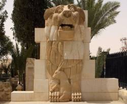 تأكيدات بتدمير تمثال 