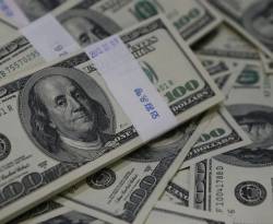 عالمياً: الدولار ينخفض مع عودة التركيز إلى اجتماع المركزي الأمريكي