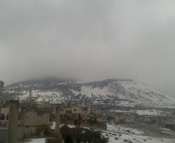 الحارّة...قصّة منسيّة على وقع العاصفة الثلجية