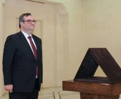 الحصرية حاكماً للمركزي.. رسمياً