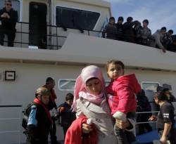 الناتو يوسع مهمته في بحر إيجة لوقف تهريب المهاجرين