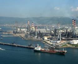 صحيفة: الصين تتوقف عن استيراد النفط الإيراني بسبب العقوبات