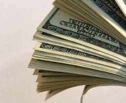 في مؤشر على ارتفاع مُرتقب للدولار...المركزي يرفع سعر 